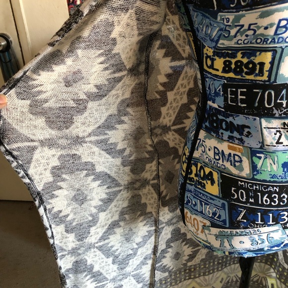 Adorable grey and white yellow patterned cardigan w/hood - Picture 4 of 12